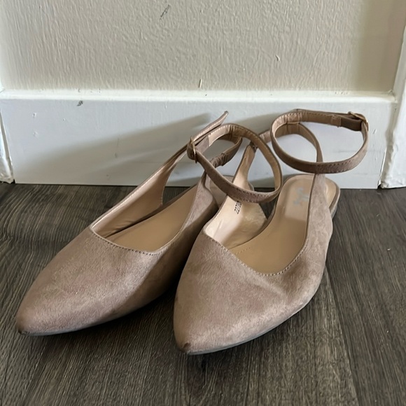 JG Pointed Toe Ballet Flats - Picture 1 of 3
